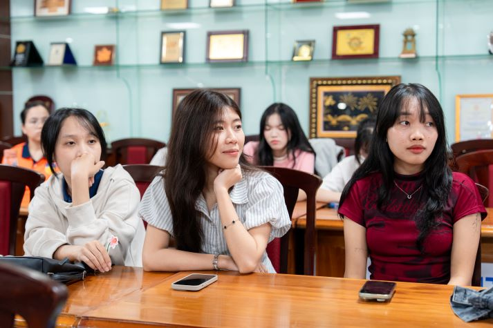 Khoa Hàn Quốc học chào đón tân sinh viên khóa 2025, khởi đầu hành trình hội nhập và phát triển toàn cầu 70