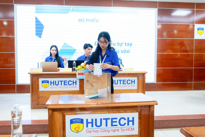 Tuổi trẻ Khoa Quản trị kinh doanh: Nhiệt huyết, sáng tạo trong nhiệm kỳ mới 56