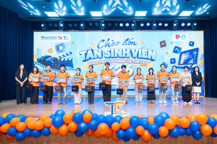 Tân sinh viên Khoa Truyền thông - Thiết kế bắt nhịp hành trình đại học 85