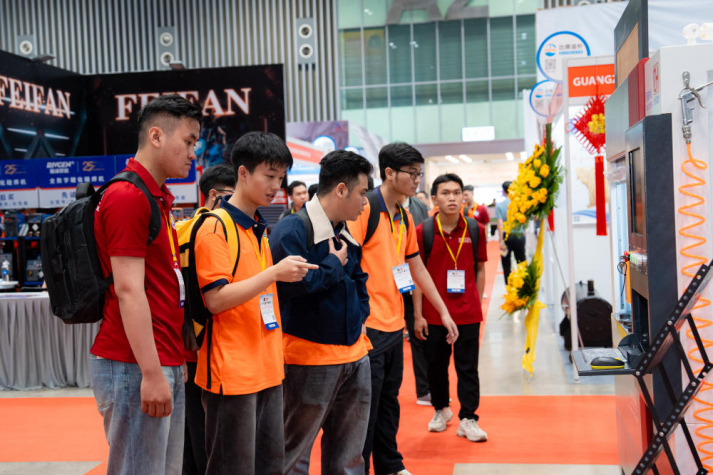 Sinh viên Viện Kỹ thuật tham quan trải nghiệm công nghệ công nghiệp hiện đại tại VINAMAC EXPO 2025 19