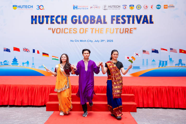 [Video] Sinh viên HUTECH “chạm” vào đa sắc văn hóa tại HUTECH Global Festival 2025 178