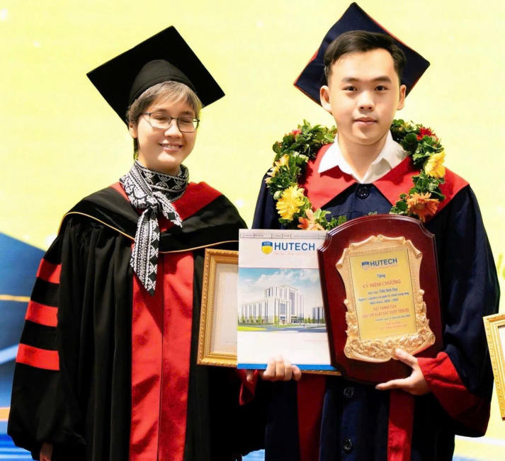 Dung dịch bảo quản nông sản từ vỏ thanh long đưa sinh viên HUTECH giành Giải thưởng Tài năng Lương Văn Can 55