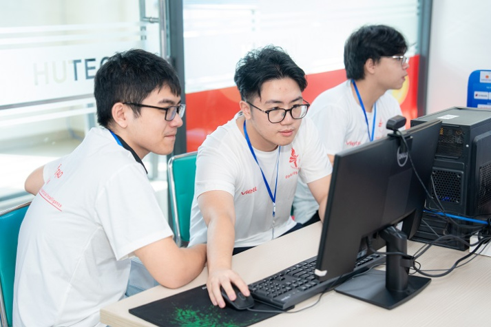 Khai mạc Chung kết OlpAI'25, các thí sinh bước vào đường đua 6 tiếng “cân não” 56