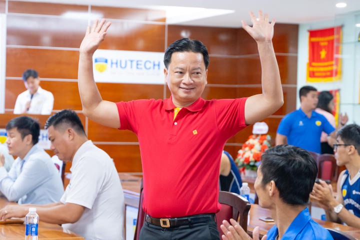 Đội tuyển Bóng chuyền nam, nữ HUTECH đã sẵn sàng chinh phục vòng Chung kết Giải Bóng chuyền Sinh viên toàn quốc 2023 46