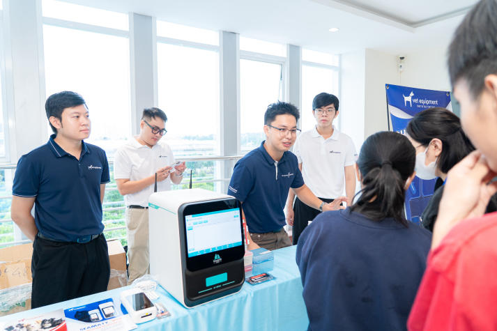 Sinh viên Khoa Thú y chuẩn hóa tư duy chẩn đoán và vận hành phòng khám 96