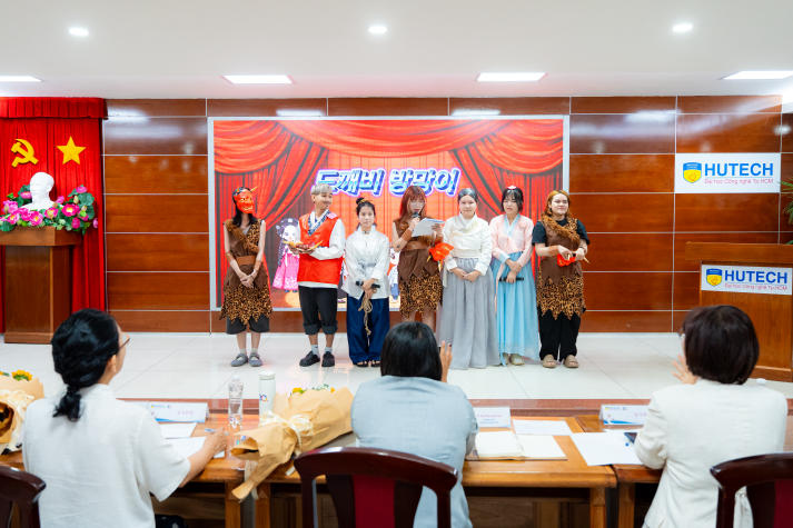 Từ trang sách đến sân khấu: Khám phá văn học xứ sở kim chi cùng sinh viên Khoa Hàn Quốc học 26