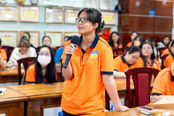 Cơ hội vàng cho HUTECH-ers học hỏi kỹ năng lắng nghe và quản trị cảm xúc 31