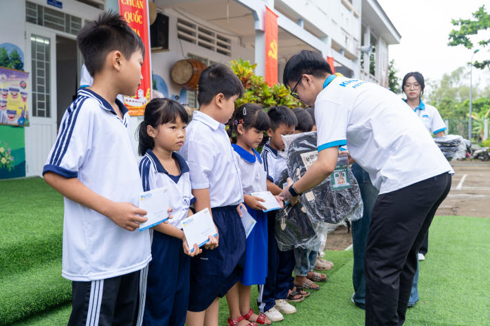 Sinh viên Khoa Dược HUTECH lan tỏa yêu thương, tiếp sức ước mơ học sinh tại An Giang 65
