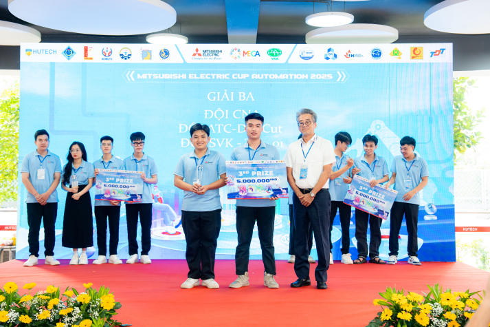 [HUTECH 2025] “Mùa vàng” của sinh viên: Những dấu ấn của một thế hệ dám bứt phá 101