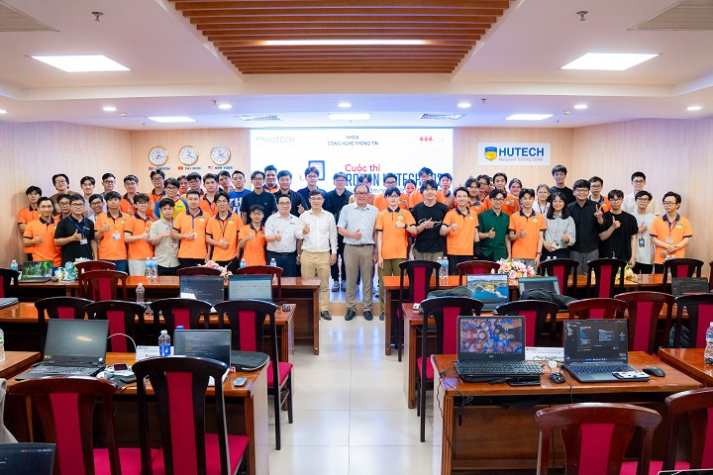 Sôi nổi Procon HUTECH 2025: Khi sinh viên IT bước vào cuộc đua lập trình 52