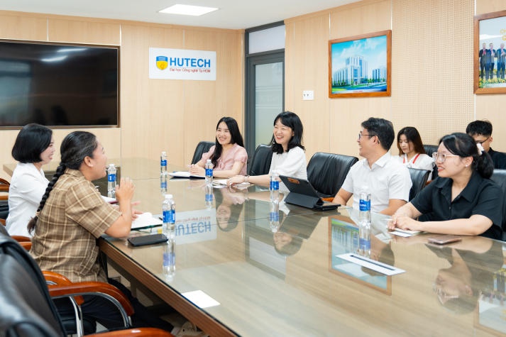 Khoa Hàn Quốc học HUTECH đón tiếp làm việc với Giám đốc Trung tâm Ngôn ngữ tiếng Hàn tại TP.HCM 50