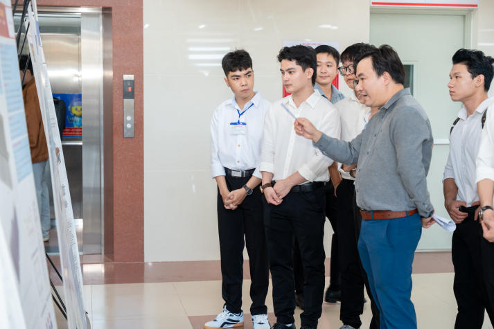 [Video] Hơn 70 đồ án tốt nghiệp mở lối việc làm cho sinh viên Khoa Xây dựng ngay tại giảng đường 52