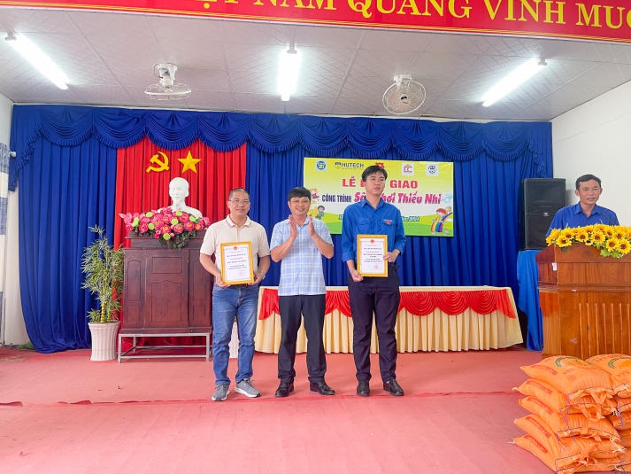 HUTECH bàn giao công trình Sân chơi thiếu nhi tại địa bàn xã Hoà Tân, TP. Cà Mau 33