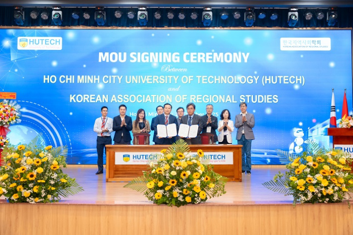 VKIT international conference presents sustainable solutions for community development and digital transformation 80