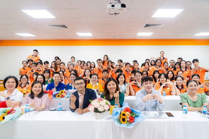 Công nghệ, dinh dưỡng và trải nghiệm: Sinh viên Viện Khoa học Ứng dụng “bóc tách” bí mật bơ sữa Hoa Kỳ 9