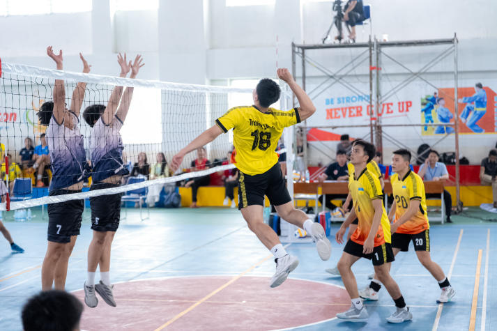 49 đội bóng hội tụ tại HUTECH, mở màn vòng Loại Bóng chuyền Đại hội Thể thao Sinh viên toàn quốc 2026 105