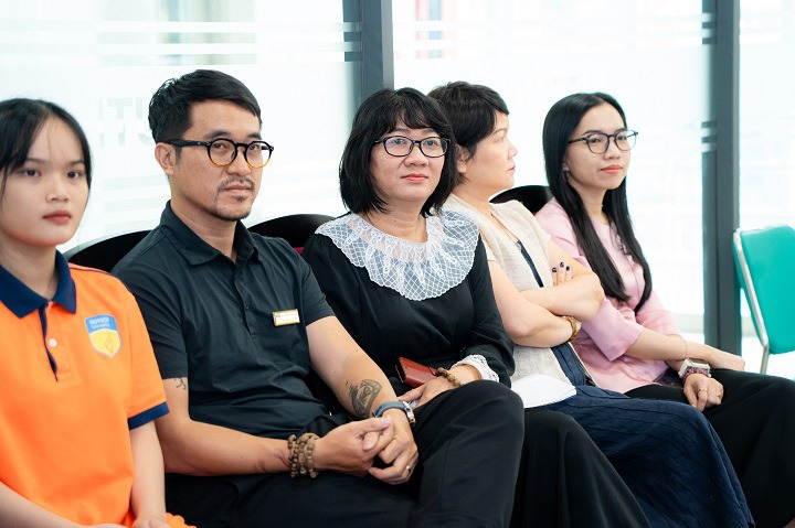 Cuộc thi “From Vietnam With Love” chính thức phát động, sinh viên Thiết kế thời trang HUTECH có cơ hội thể hiện tài năng 32