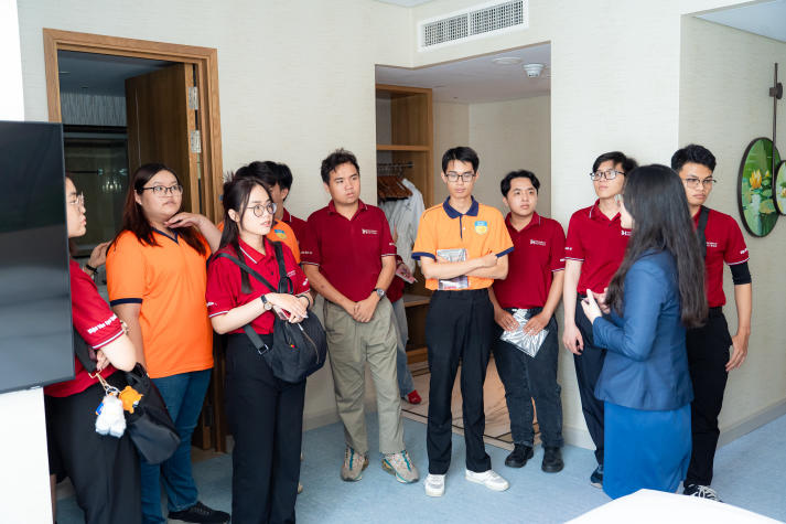 [Ảnh] Chạm tiêu chuẩn 5 sao tại Sheraton Hotel cùng sinh viên I-HUTECH 58