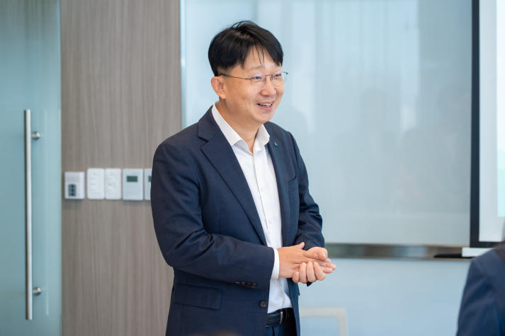 Sinh viên Khoa Hàn Quốc học HUTECH học gì tại Ngân hàng KEB Hana? 42