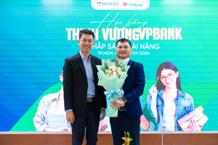 Sinh viên Khoa Tài chính - Thương mại nhận học bổng giá trị và săn cơ hội thực tập hấp dẫn từ VPBank 28