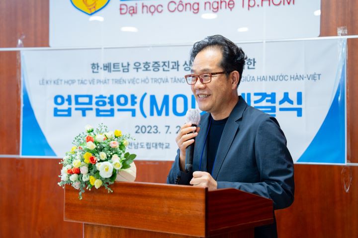[Video] Giao lưu kỹ thuật trình diễn máy bay không người lái cùng sinh viên ĐH Jeonnam State (Hàn Quốc) 61