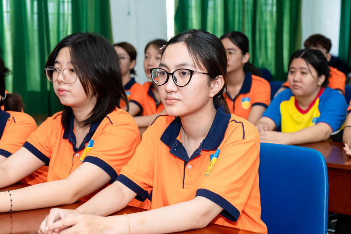 Sinh viên Tâm lý học tiếp cận thực tế trị liệu tại Bệnh viện Tâm thần TP.HCM 59