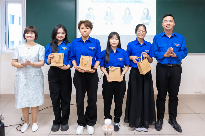 Những gương mặt trẻ góp sức cho chặng hoạt động mới của Đoàn Khoa Nhật Bản học 46