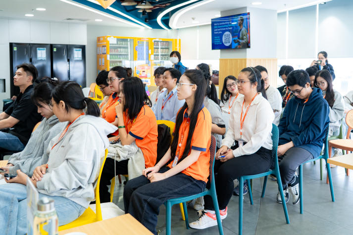 Sinh viên Khoa Tiếng Anh HUTECH chinh phục nhà tuyển dụng quốc tế tại Concentrix 58