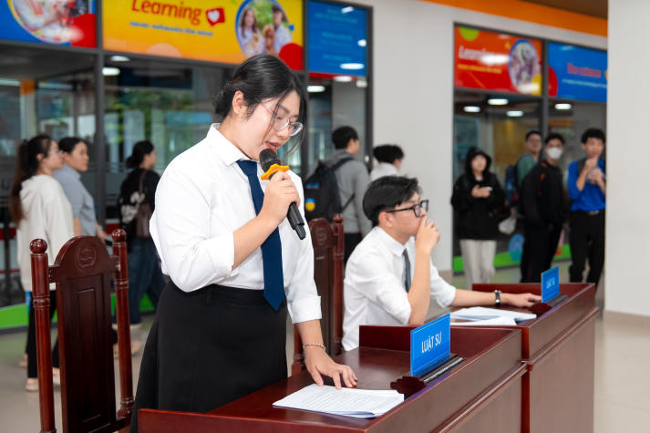 [Video] Sinh viên Khoa Luật lan tỏa tinh thần thượng tôn pháp luật 101