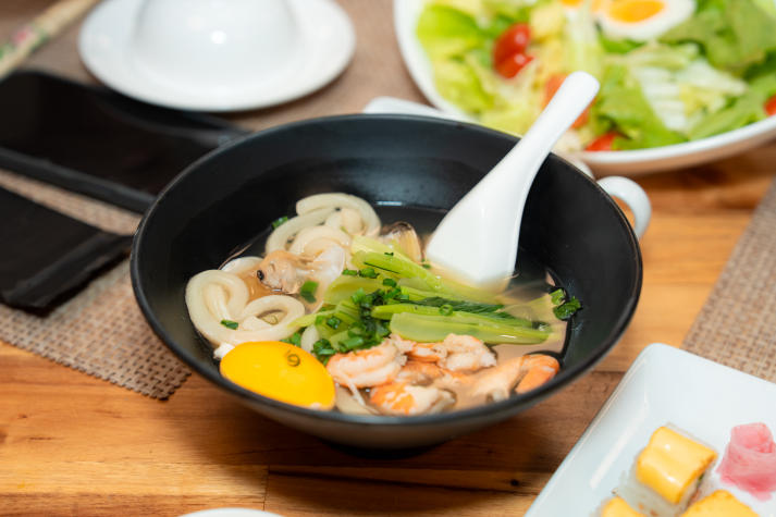 Sinh viên HUTECH biến đồ án thành nhà hàng Nhật, khách “chốt tiệc” ngay ngày khai trương 39