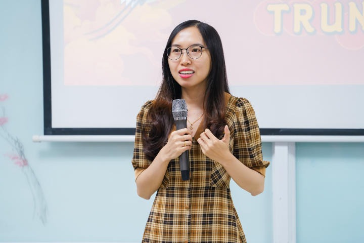 TS. Huỳnh Bích Ngọc phát biểu tại cuộc thi