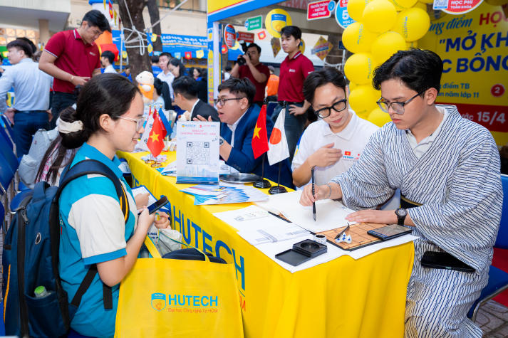 Tư vấn mùa thi 2026 tại Đồng Nai: HUTECH “all-in” bí kíp chọn ngành và chính sách học phí, học bổng cho teen 2k8 131