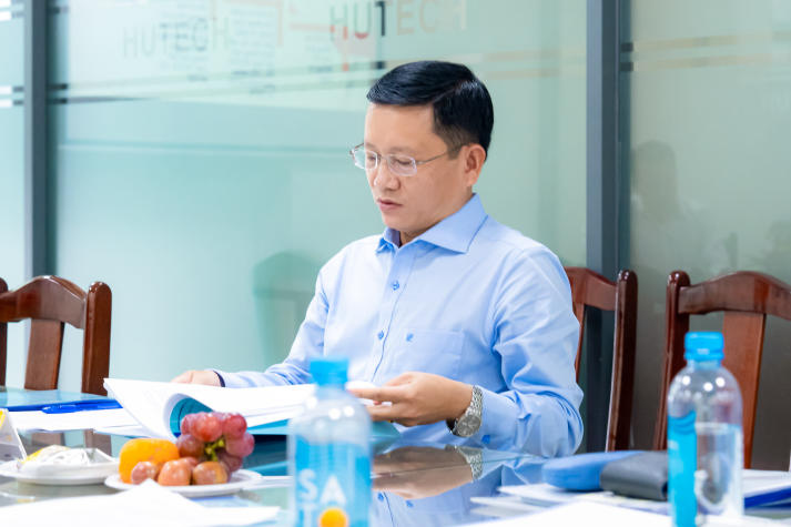 Nghiên cứu sinh ngành Quản trị kinh doanh HUTECH bảo vệ chuyên đề luận án tiến sĩ 81