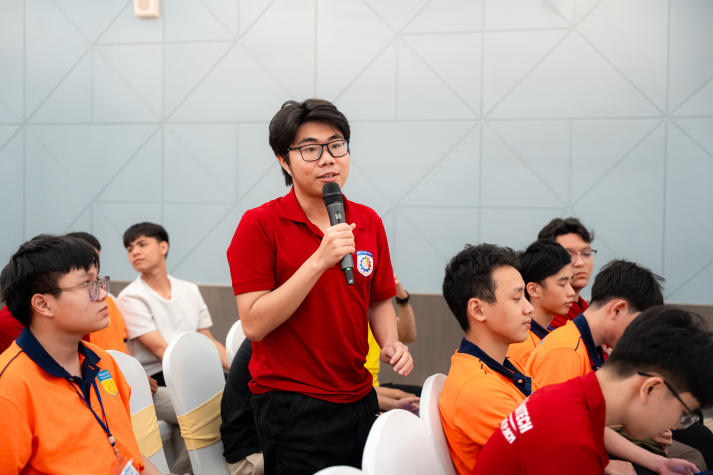 Sinh viên Viện Kỹ thuật HUTECH học nghề từ hạ tầng công nghệ thực tế tại Viettel TP.HCM 50