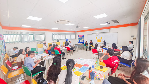 Viện Công nghệ Việt - Nhật (VJIT) tập huấn “Đổi mới sáng tạo trong giảng dạy” cho giáo viên Royal School 153