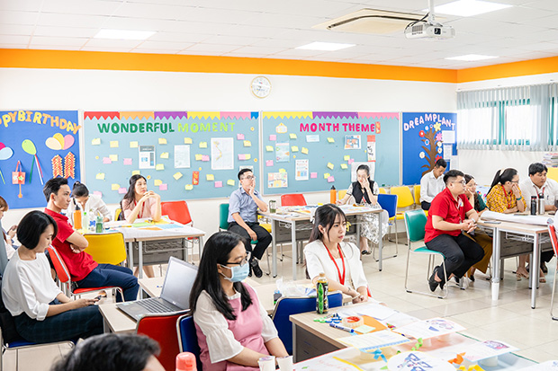 Viện Công nghệ Việt - Nhật (VJIT) tập huấn “Đổi mới sáng tạo trong giảng dạy” cho giáo viên Royal School 83