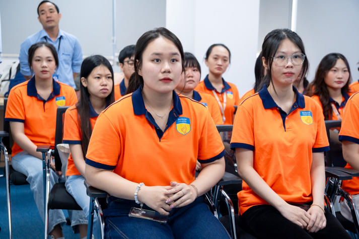 Sinh viên ngành Ngôn ngữ Nhật khám phá nghiệp vụ dự toán tại ACSD 48