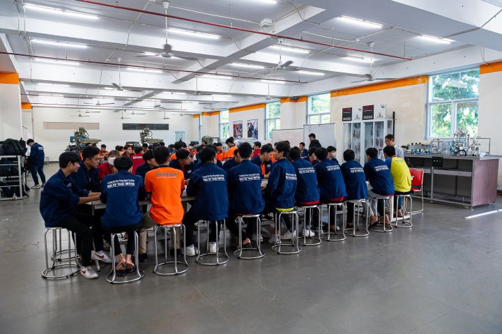 [Video] HUTECH-ers chính thức trở lại trường khởi động năm học mới 2023-2024 61