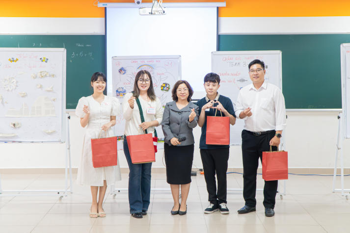 Khép lại chuỗi tập huấn dành cho Cán bộ - Giảng viên - Nhân viên HUTECH bằng hoạt động thiết kế poster ấn tượng 165