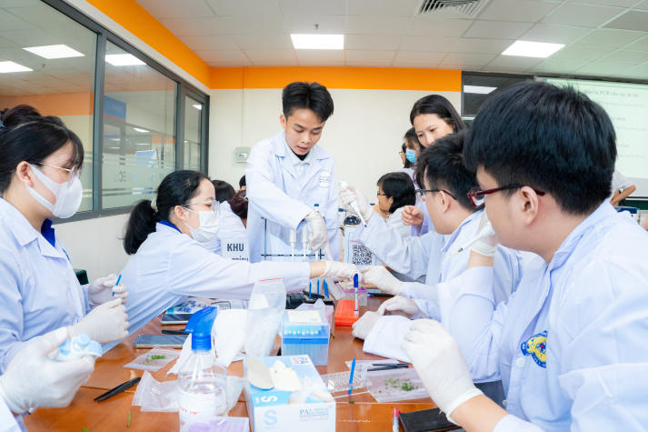 Phù Sa Genomics đồng hành cùng sinh viên Khoa Thú y - Chăn nuôi phát triển kỹ năng xét nghiệm sinh học phân tử 90