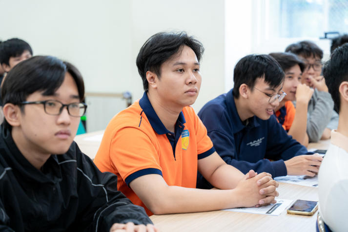 Sinh viên Công nghệ thông tin nâng cao năng lực tiếng Anh chuyên ngành trong kỷ nguyên AI 53