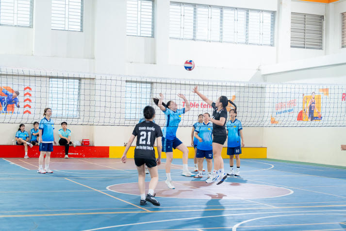 Chung kết Bóng chuyền nữ HUTECH GAMES 2026: Ngôi vương gọi tên Khoa Marketing - Kinh doanh quốc tế 53