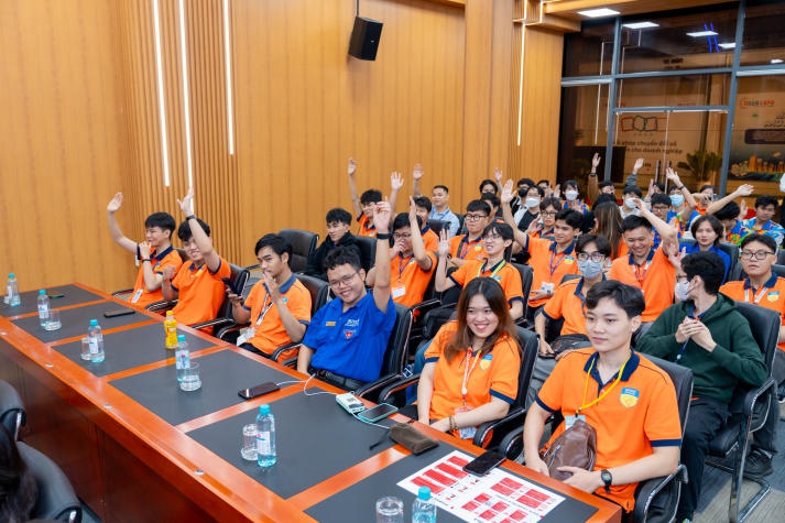 Sinh viên Khoa Công nghệ thông tin nâng tầm trải nghiệm công nghệ tại iTECH EXPO - TP.HCM 2024 75