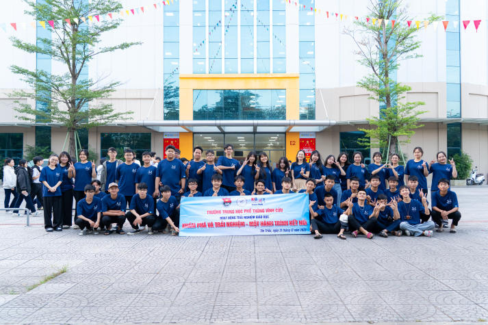 Học sinh THPT Vĩnh Cửu (Đồng Nai) trải nghiệm môi trường học tập tại HUTECH 8