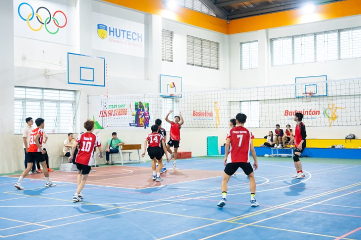 [Video] Học tập thực tiễn, phát triển toàn diện và hội nhập: 3 điểm cộng của HUTECH thu hút Gen Z 60