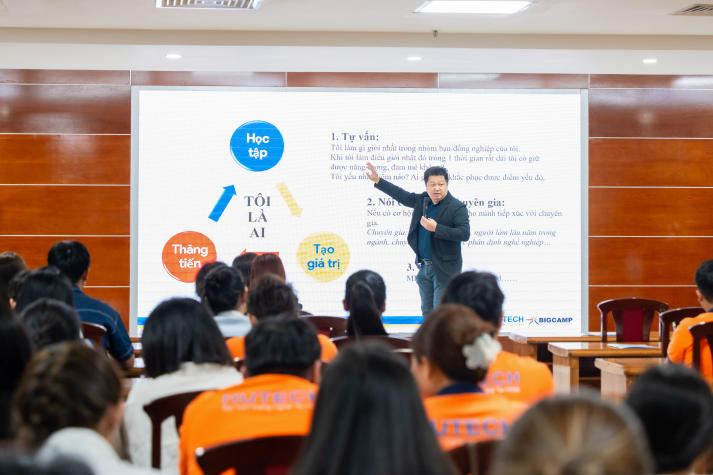 Sinh viên Khoa KHXH&QHCC học cách “cưa đổ” nhà tuyển dụng bằng thương hiệu cá nhân 55