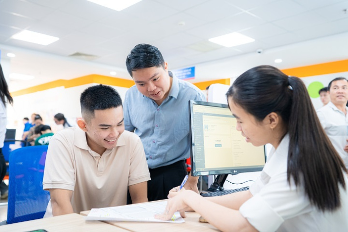 Vượt nghịch cảnh, tân sinh viên nhận Học bổng Tiếp sức 100% học phí từ HUTECH 20