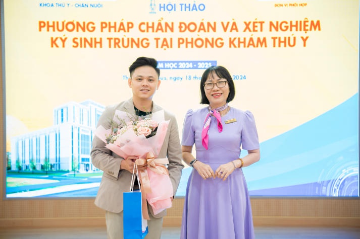 Học hỏi kinh nghiệm chẩn đoán và xét nghiệm ký sinh trùng từ chuyên gia cùng sinh viên Khoa Thú y - Chăn nuôi HUTECH 28