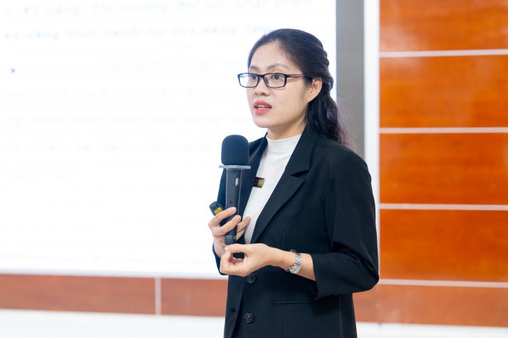 Khoa Marketing - Kinh doanh quốc tế thảo luận về ứng dụng tài liệu mở trong hoạt động kiểm tra - đánh giá 37