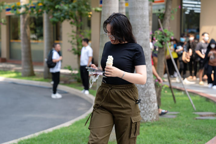 Văn minh học đường: Sinh viên HUTECH - Phối đồ thật chất 91